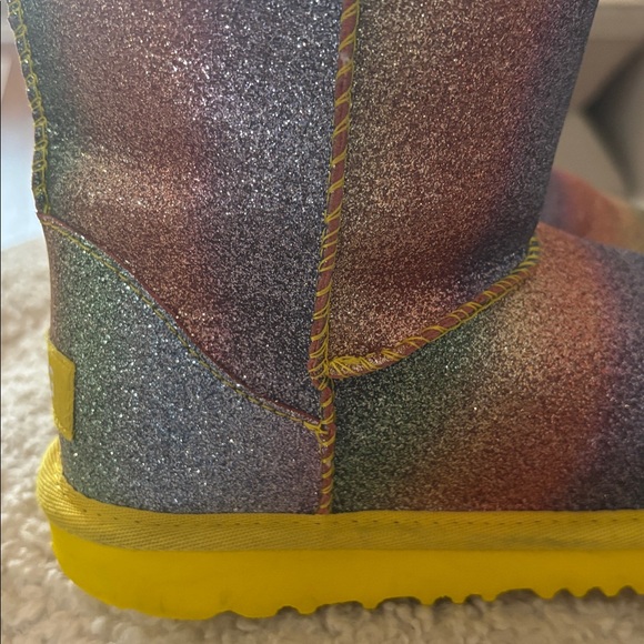 Used 1 week KIDS GLITTER UGGS CLASSIC II BOOTS SIZE 1 big kid RARE - Picture 9 of 12